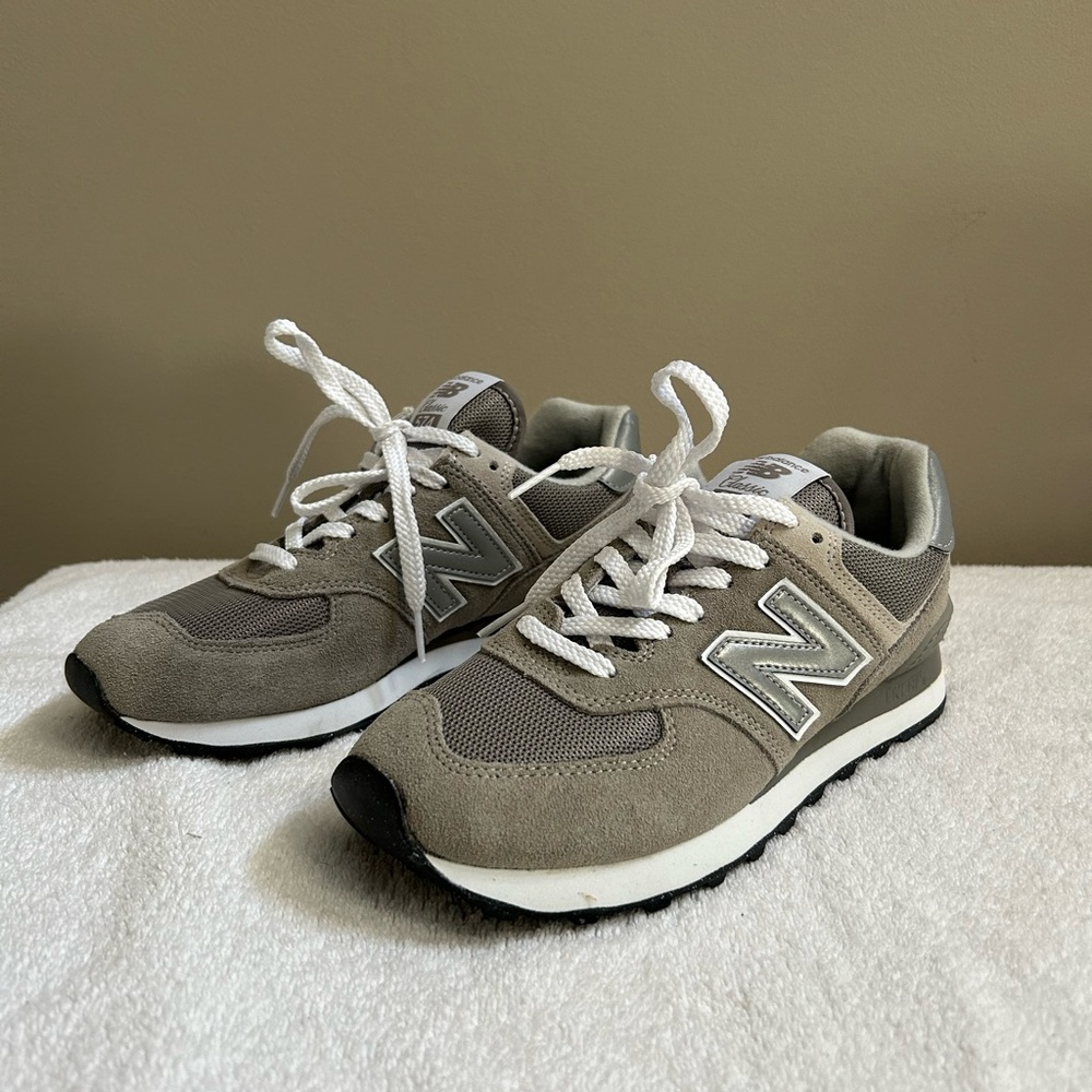 NWOT New Balance 574 Core Gray with White 8.5
